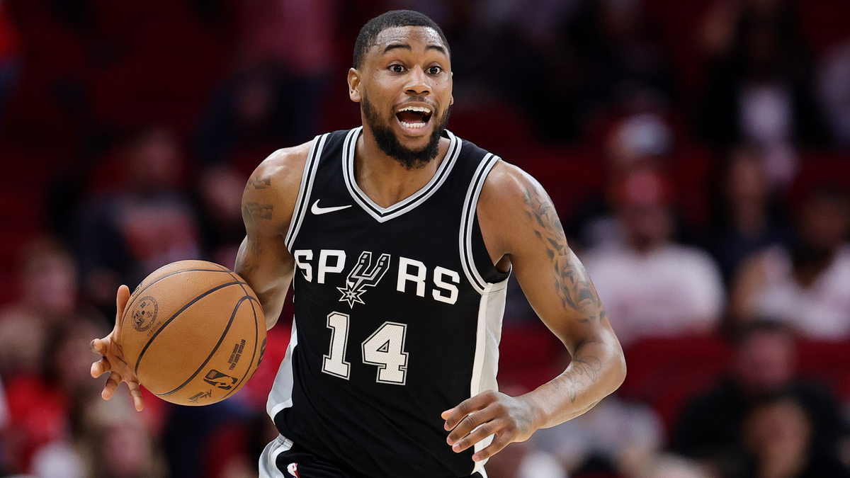 Trail Blazers Agree to Free Agent Deal With Blake Wesley