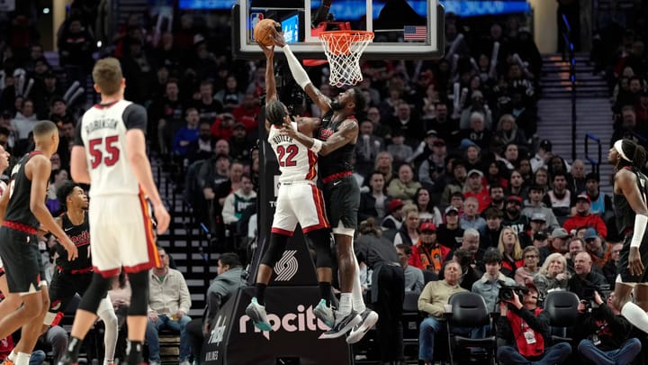 Trail Blazers Lose Out in February, Lose Deandre Ayton to Hand Injury