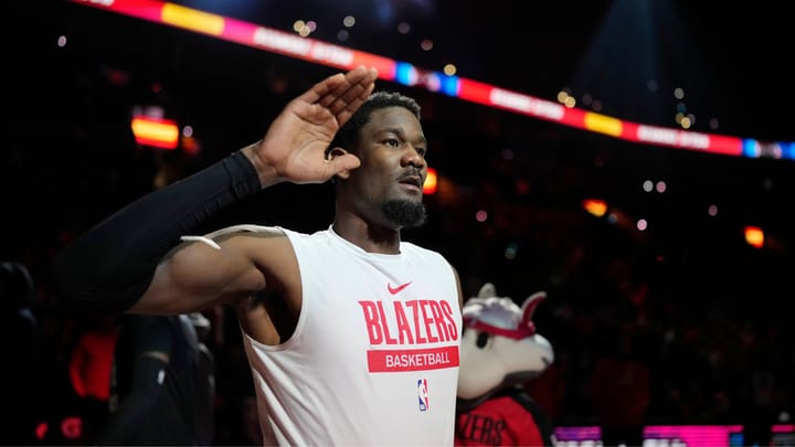 Deandre Ayton Out at Least 4 Weeks With Left Calf Strain